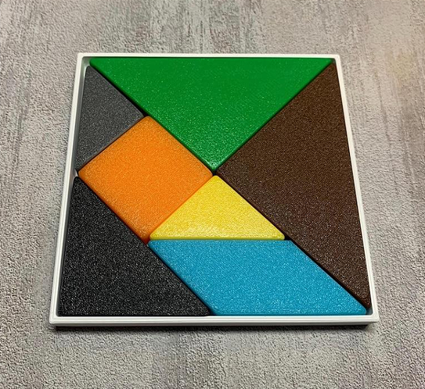 Tangram colorido educativo