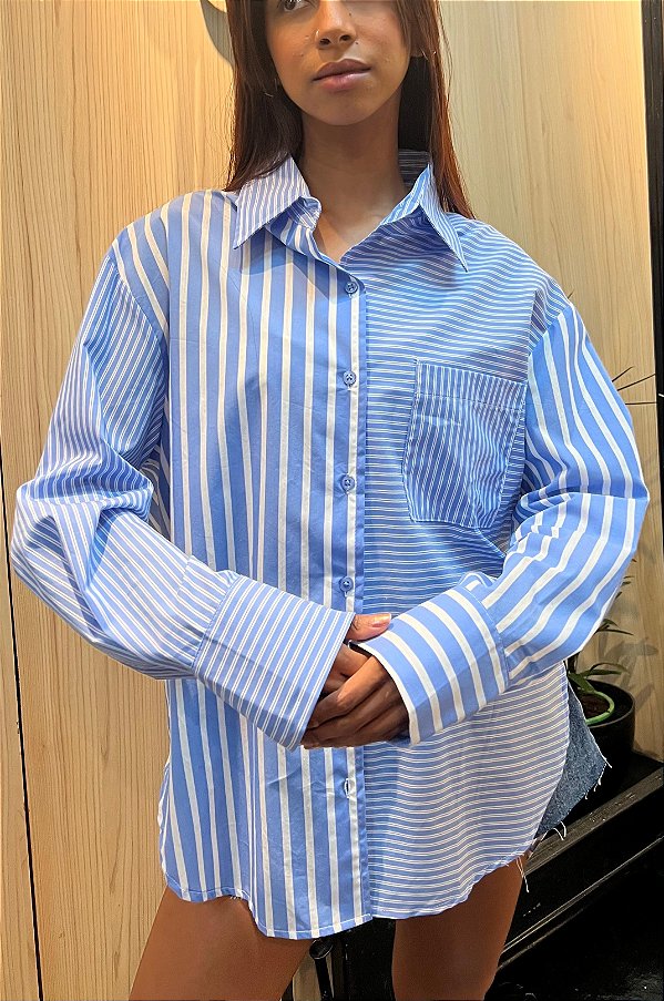 CAMISA OVERSIZED COM PADRÕES DE LISTRAS