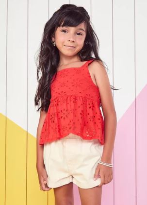 Conjunto Bata Vermelha e Short Bege