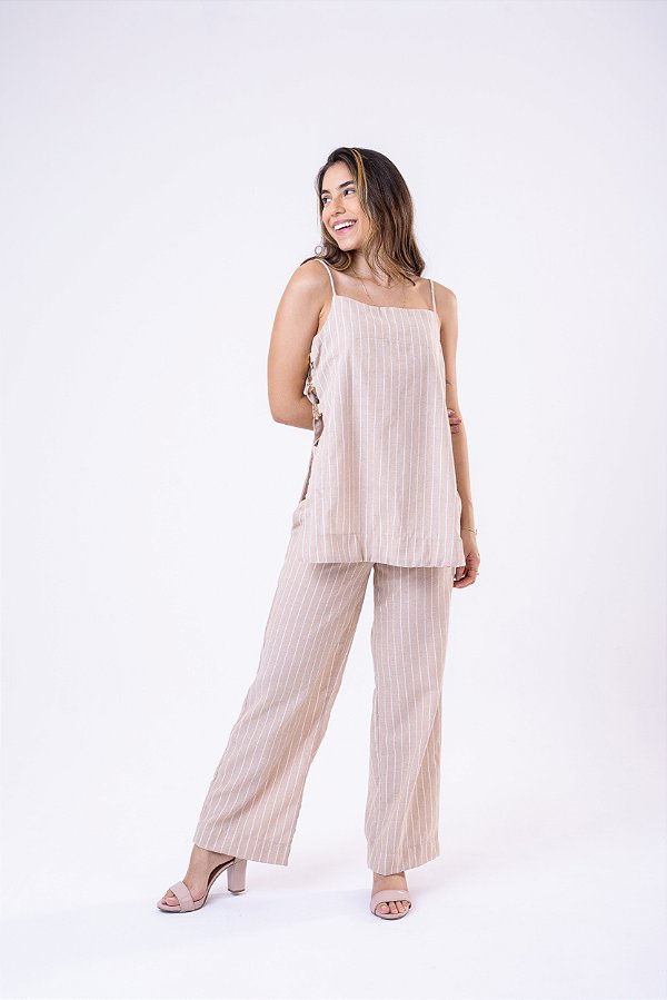 Calça em linho com lurex.