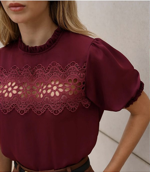 Blusa gola franzida vinho