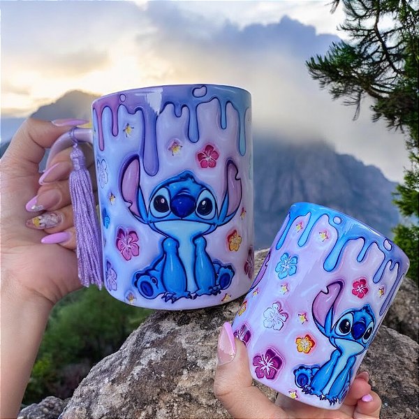 CANECA PERSONALIZADA DO STITCH ALÇA COLORIDA E INTERNA EFEITO 3D