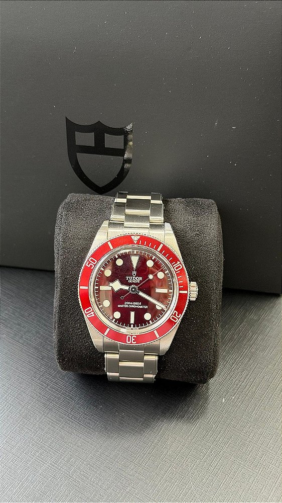 TUDOR BLACK BAY 58 CEREJA