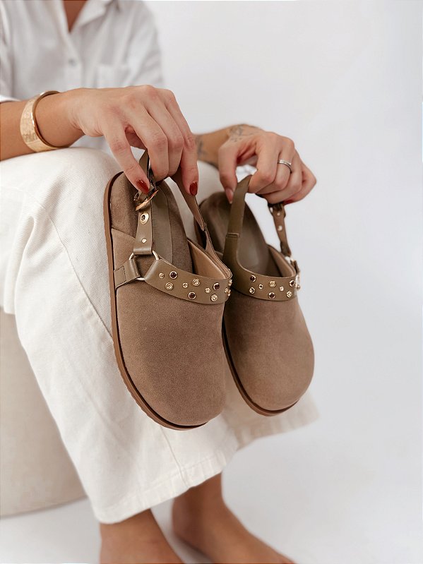 Clog Feminino Melissa com Aplicações - Taupe