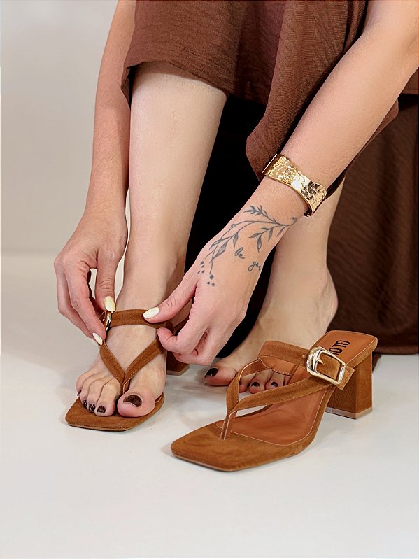 Tamanco Feminino Bianca – Âmbar com Fivela Dourada
