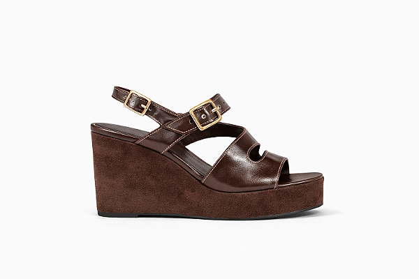 Sandália Anabela Feminina Emília – Café com Fivelas Douradas