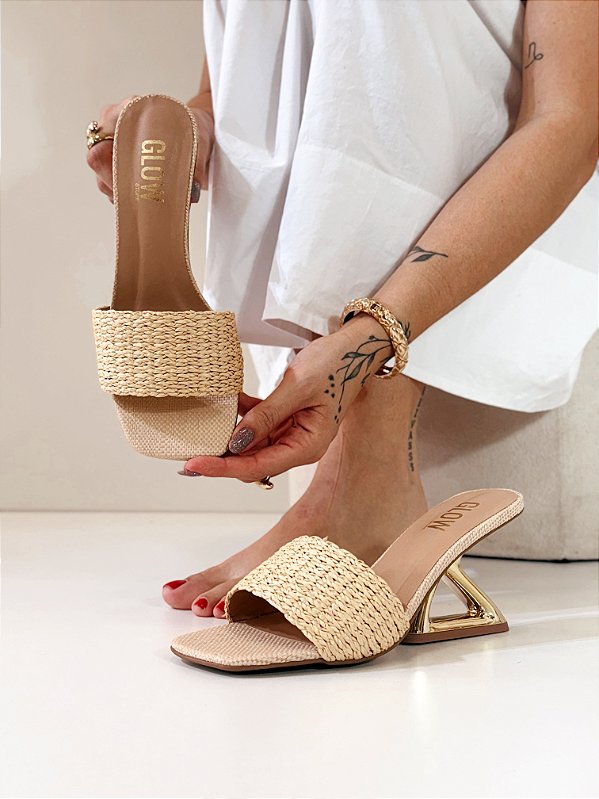 Tamanco Feminino Helena – Palha com Salto Dourado