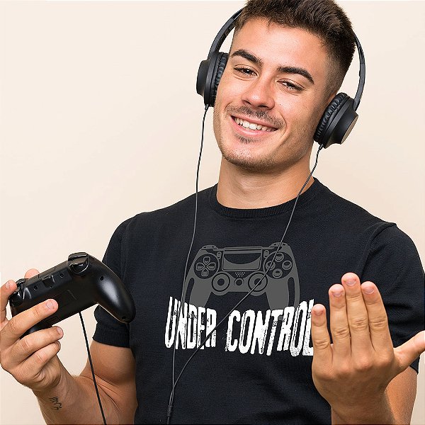 Camiseta Under Control