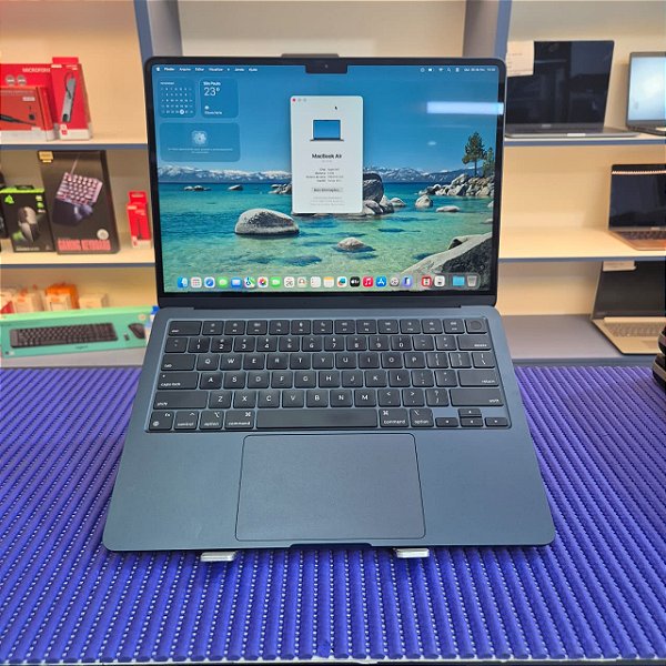 Macbook Air 13" 2022 (A2681)