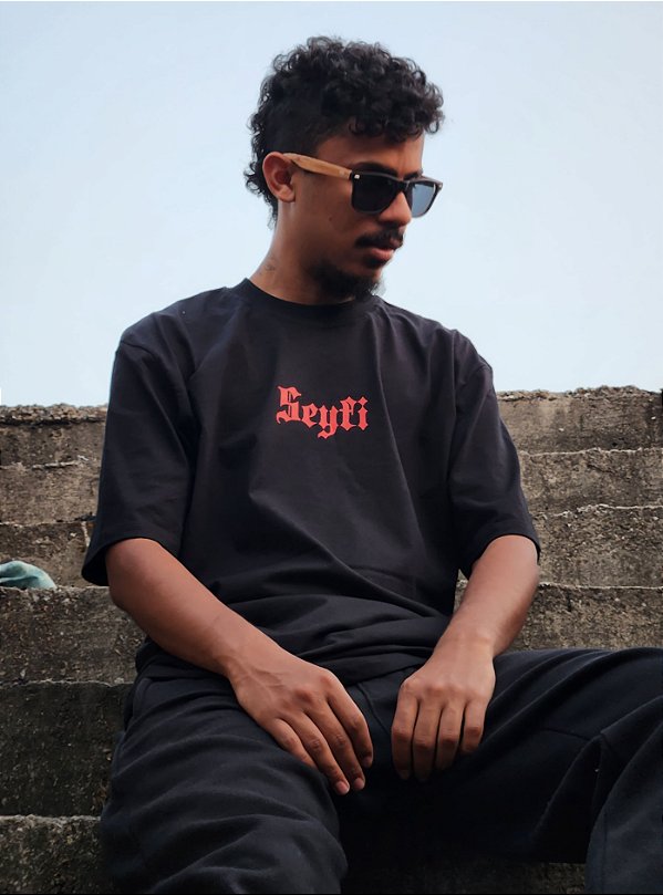 Camiseta Oversized Estampa LOGO 1 - Preto