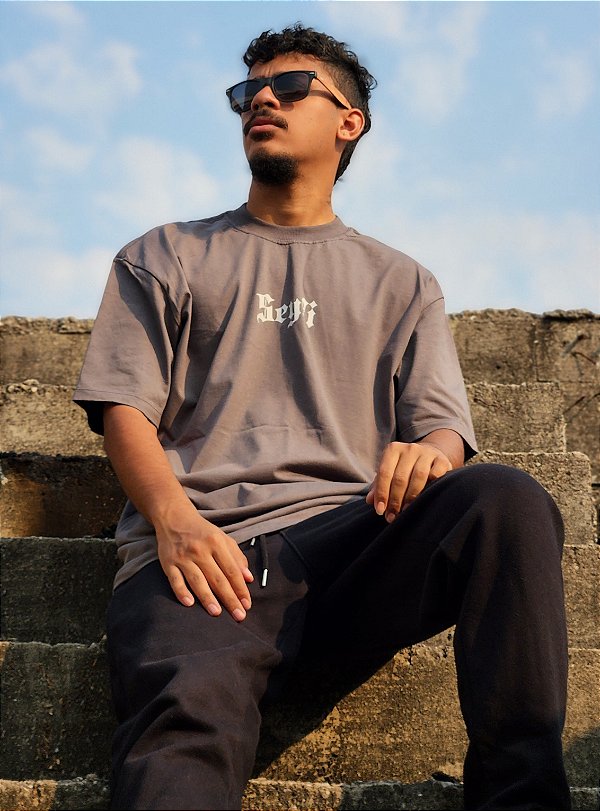 Camiseta Oversized Estampa LOGO 1 - Cinza