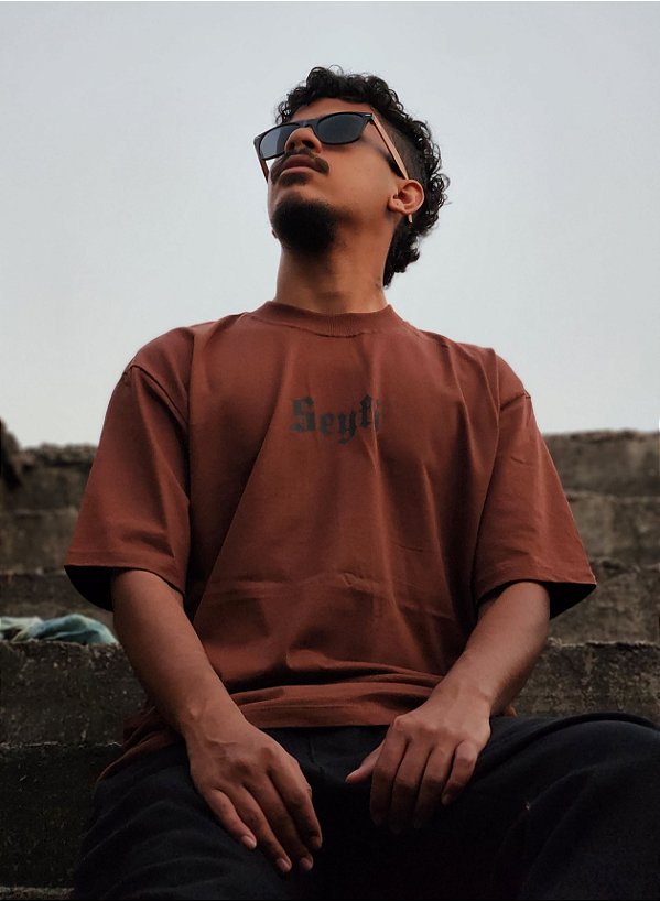 Camiseta Oversized Estampa LOGO 1 - Marrom