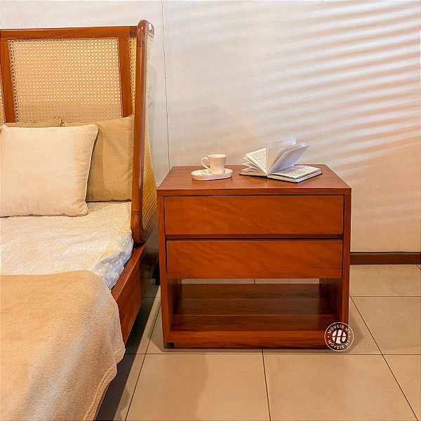 Mesa de Cabeceira GB
