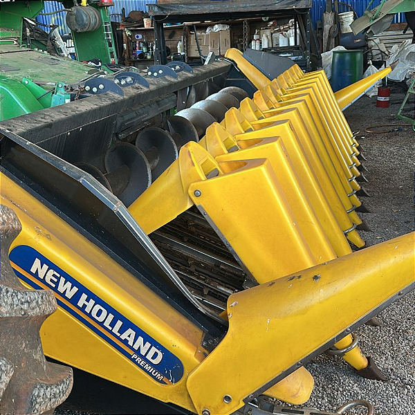 PLATAFORMA DE MILHO NEW HOLLAND PREMIUM - ANO 2022