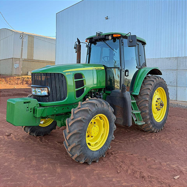 TRATOR JOHN DEERE 6135J (135CV) -  ANO 2020