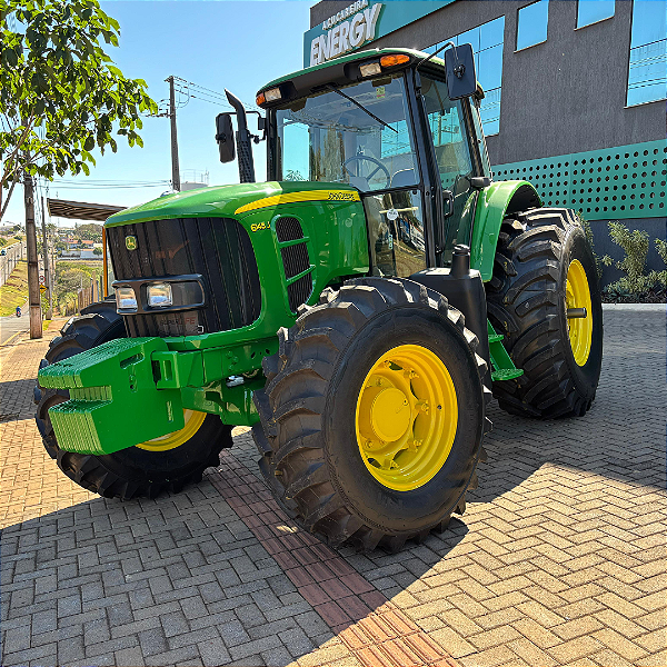 TRATOR JOHN DEERE 6145J - ANO 2011