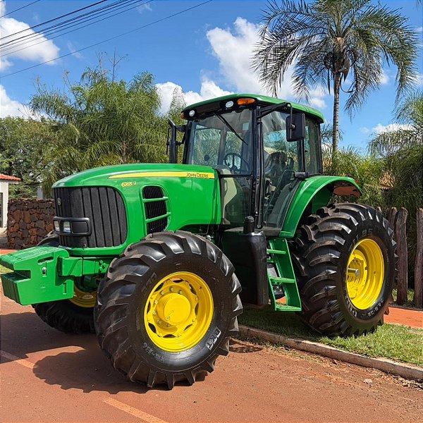 TRATOR JOHN DEERE 6165J - Ano 2011