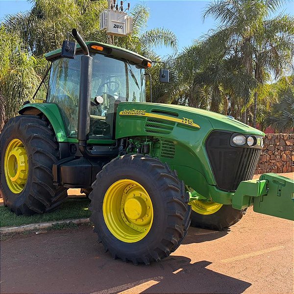 TRATOR JOHN DEERE 7715 - Ano 2009
