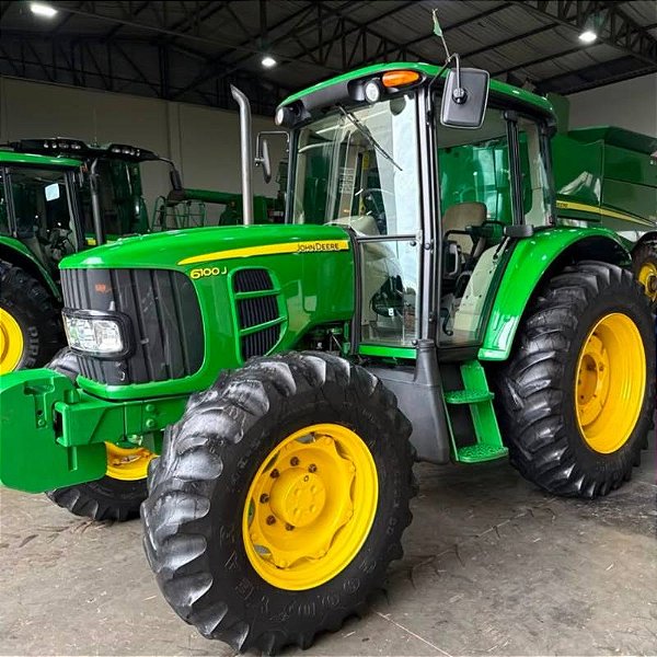 TRATOR JOHN DEERE 6100J - Ano 2020