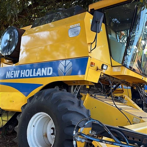 COLHEITADEIRA NEW HOLLAND TC 5070 Ano - 2013