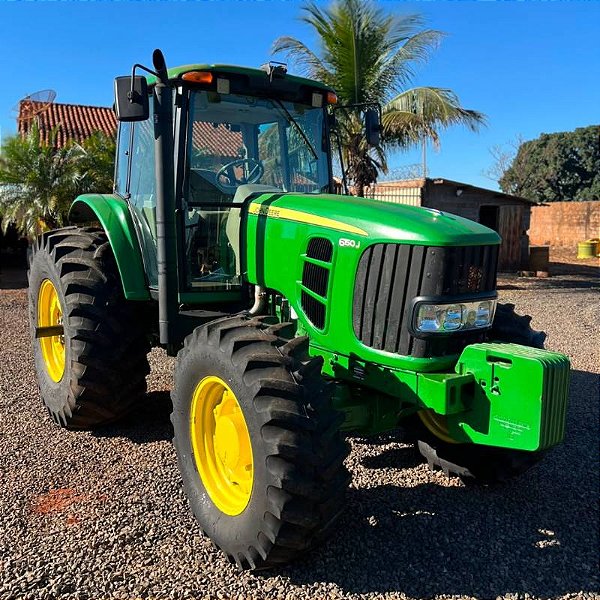 TRATOR JOHN DEERE 6150J - Ano 2018
