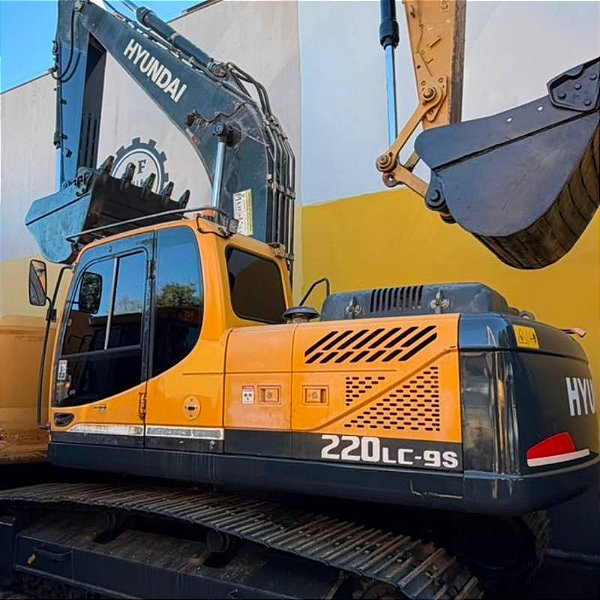 ESCAVADEIRA HYUNDAI 220 LC-9S - Ano2020