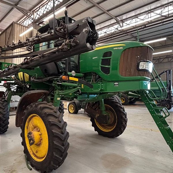 PULVERIZADOR JOHN DEERE M4025 - Ano 2022