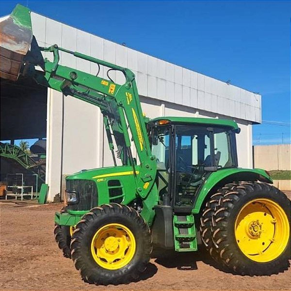 TRATOR JOHN DEERE 6115J - Ano 2017