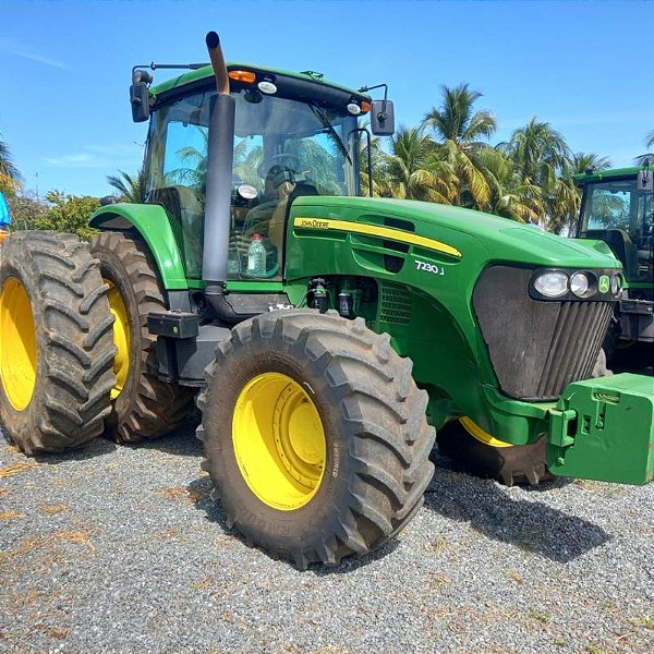 TRATOR JOHN DEERE 7230J - Ano 2022