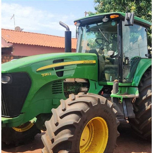 TRATOR JOHN DEERE 7210J - Ano 2017