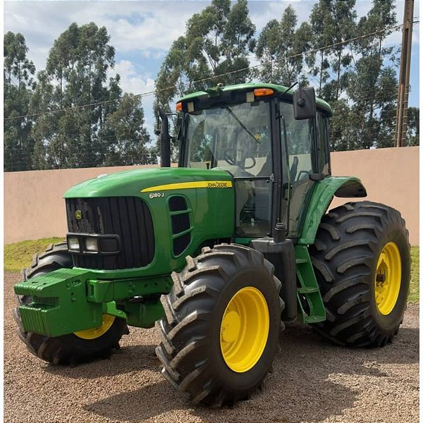 TRATOR JOHN DEERE 6180J - Ano 2013