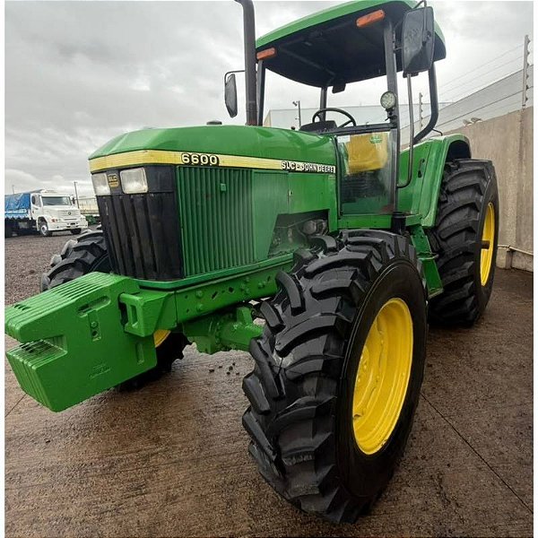 TRATOR JOHN DEERE 6600 - Ano 1998