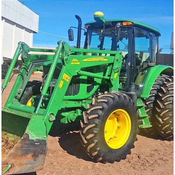 TRATOR JOHN DEERE 6165J - Ano 2017