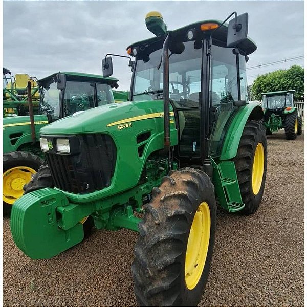 TRATOR JOHN DEERE 5078E - Ano 2017