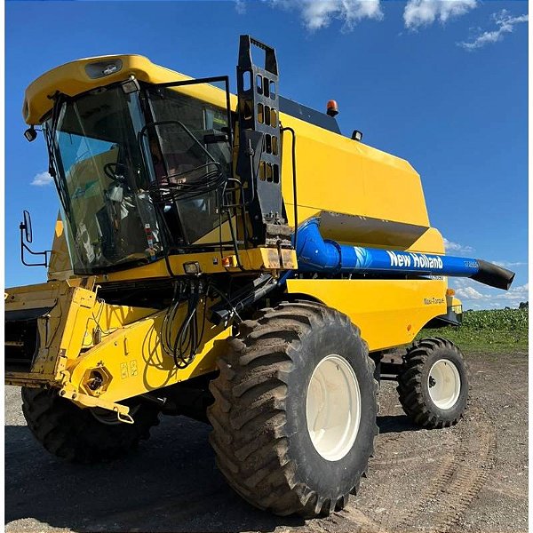 COLHEITADEIRA NEW HOLLAND TC 5090 - Ano 2008
