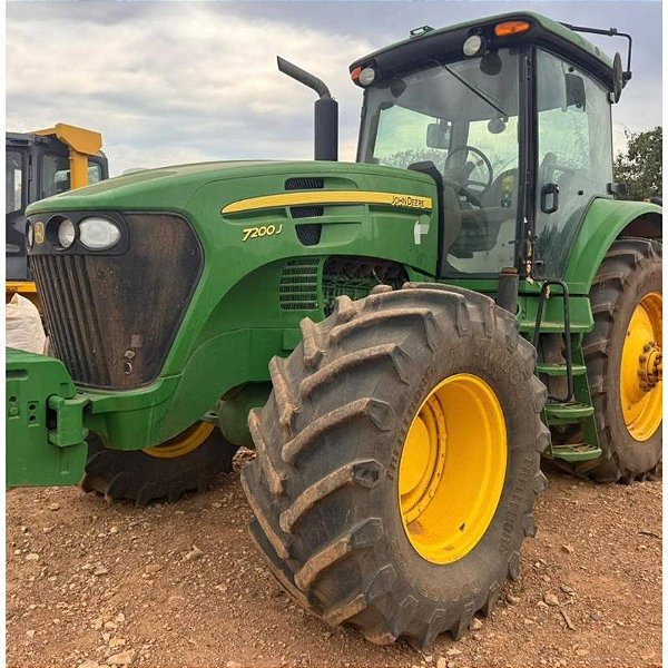 TRATOR JOHN DEERE 7200J - Ano 2023