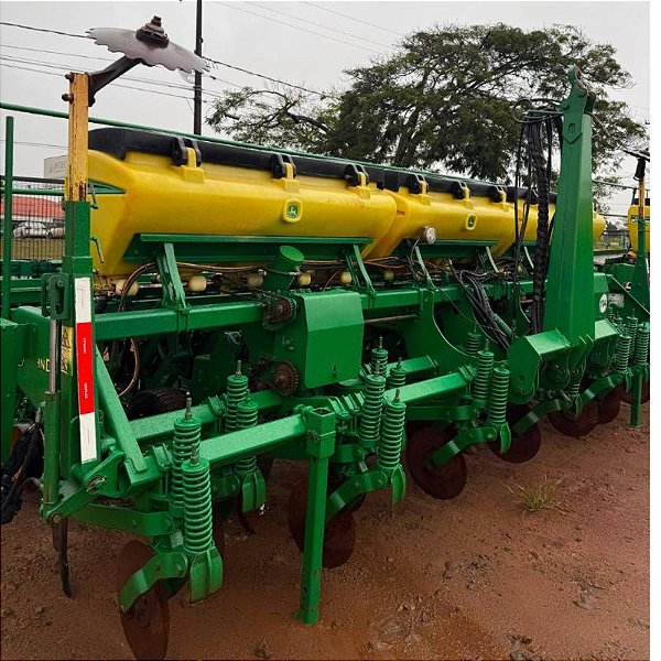 PLANTADEIRA JOHN DEERE 1113 - Ano 2013