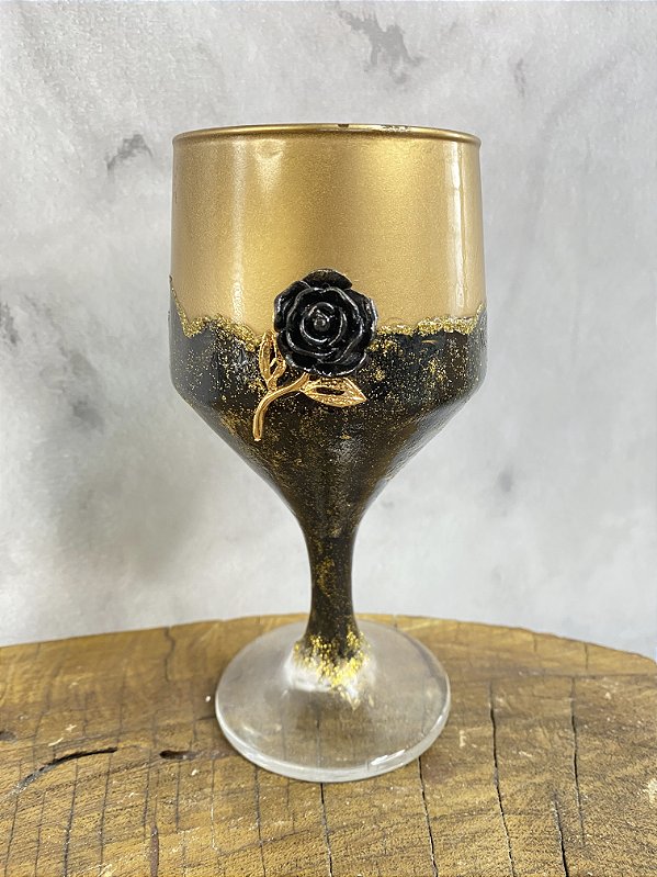 TAÇA PRETO E DOURADO