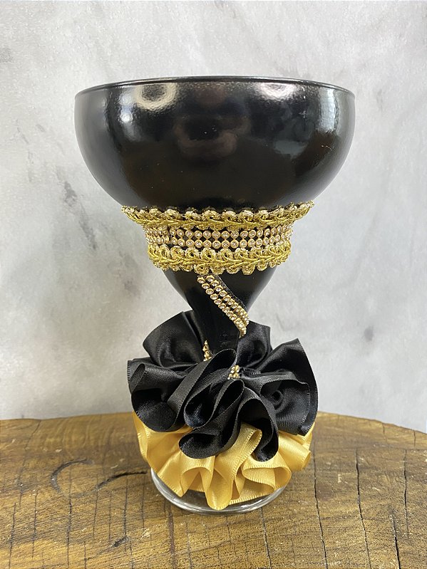 TAÇA LUXO PRETO E DOURADO