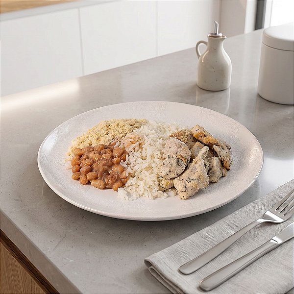 Caseirinho Frango: Frango Grelhado com Arroz Branco, Feijão Carioca e Farofa de Cebola | 300g