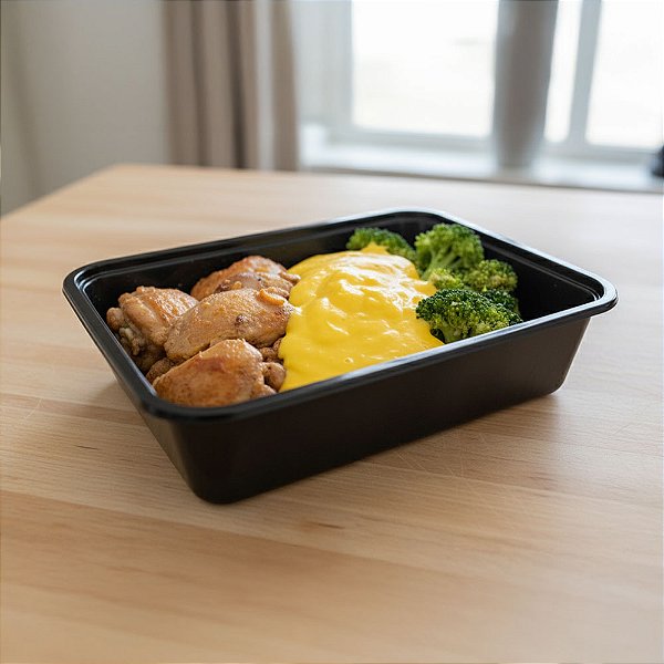 Sobrecoxa Grelhada com Purê de Mandioquinha e Brócolis | 370g | GMM : 1_un