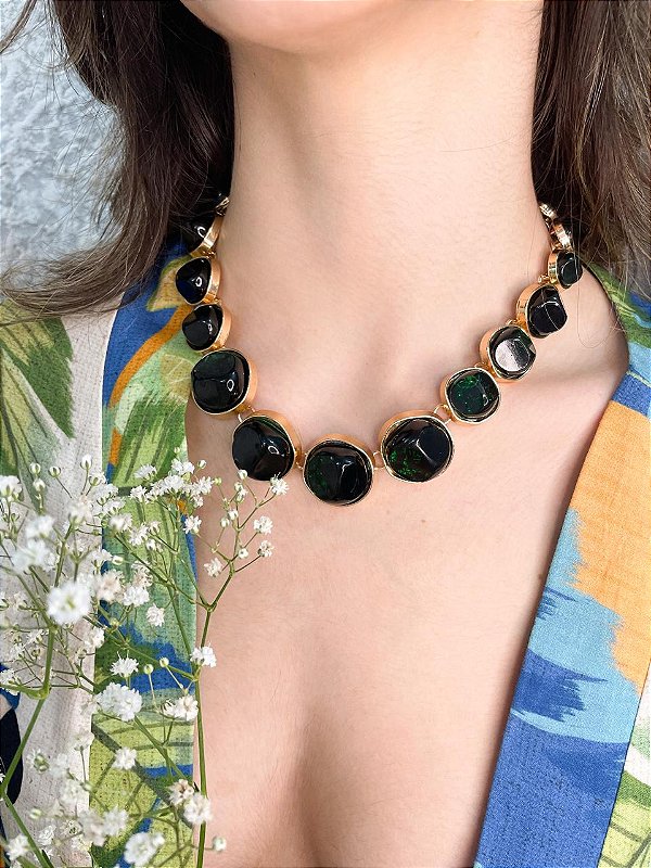 CORDÃO PEDRAS EM RESINA