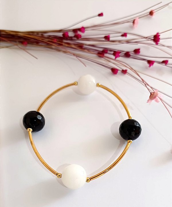 Pulseira com Ágata preta um pouco maior com Ágata branca