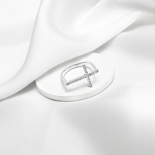 Anel de Cruz - Prata cravejado com Zircônias