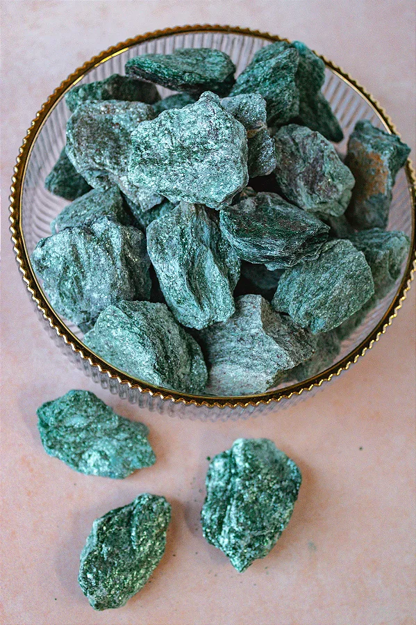 Fuchsita natural bruta - leveza e cura emocional - 11 a 14g