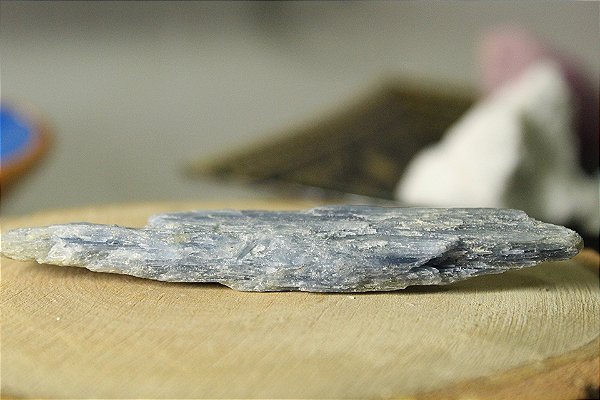 Cianita azul natural bruta - clareza, foco e elevação espiritual - 10 a 15g