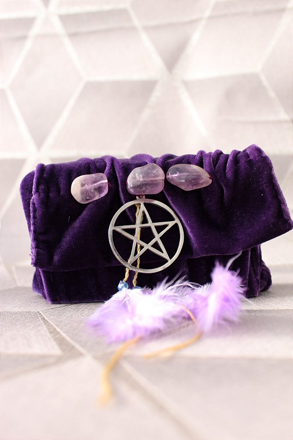 Bolsa mística para tarô em veludo roxo com ametistas, pentagrama e penas - SOB ENCOMENDA