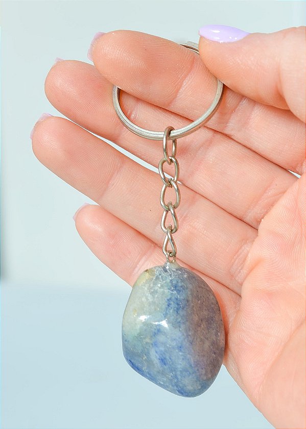 Chaveiro de Quartzo Azul Rolado - Paciência, Comunicação, Medos, Sabedoria e Compreensão