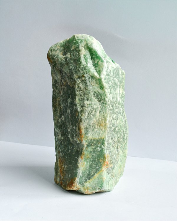 Quartzo Verde - Base Serrada GRANDE 20cm - Saúde e Equilíbrio Emocional