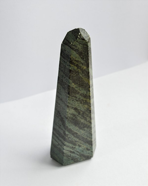 Ponta de Serpentinita - Peça única PSER1 287g - Controle Sobre a Vida, Esgotamento Emocional e Purificação da Aura